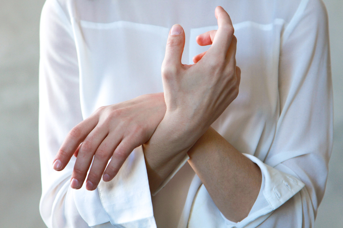 Les gestes quotidiens pour prévenir les problèmes de peau sur les mains
