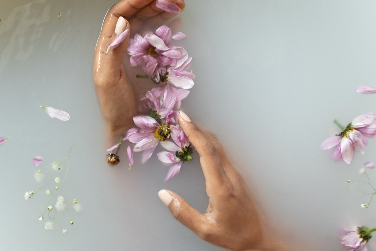 Les bienfaits de l'aromathérapie pour les mains et leur beauté