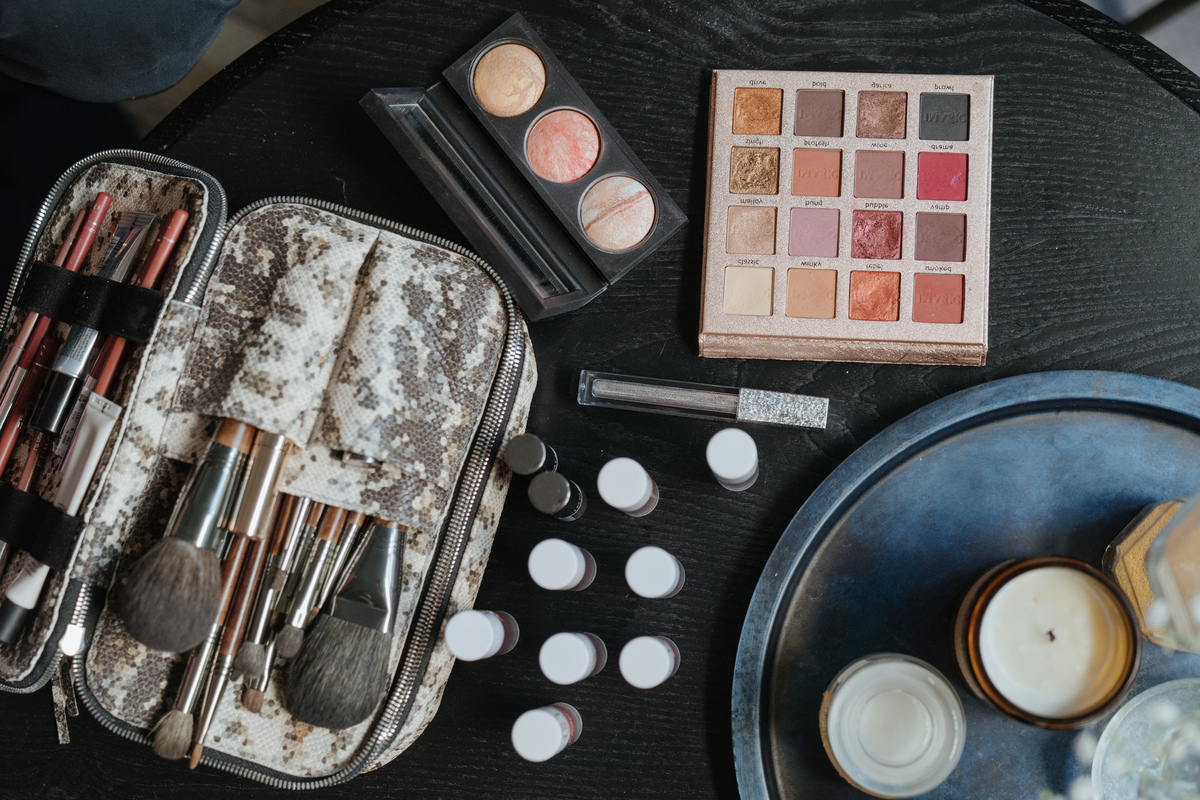 Les 10 indispensables pour une trousse de maquillage parfaite