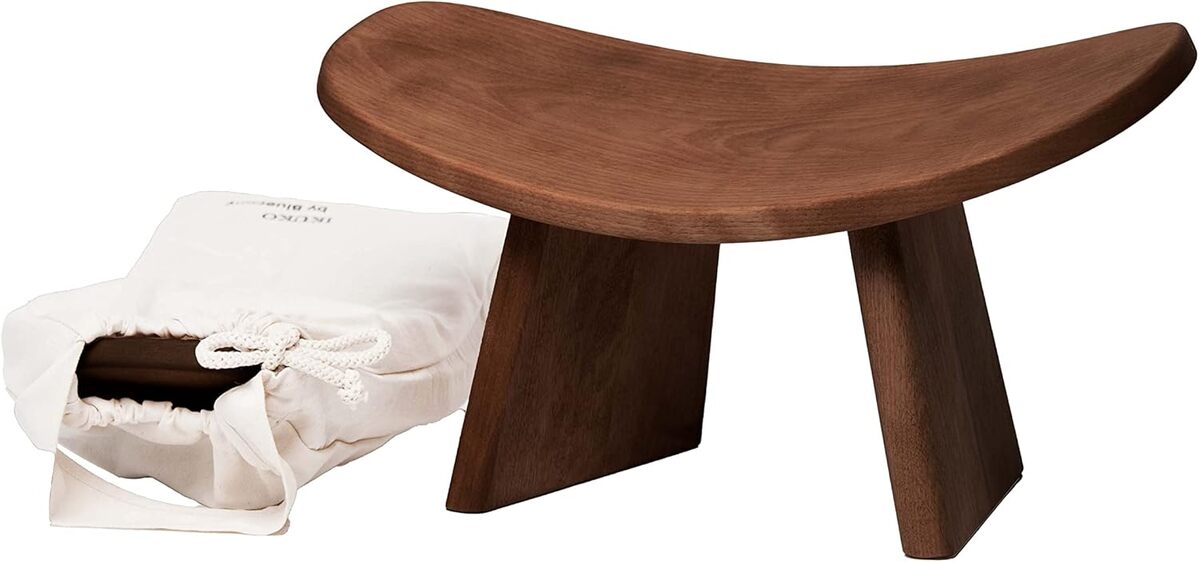 Test : banc de méditation Bluecony Ikuko version voyage en noyer foncé