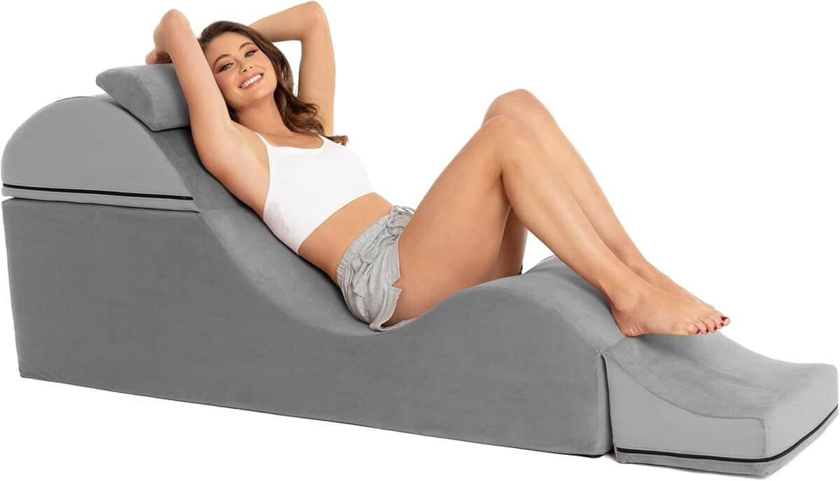 Test : chaise longue convertible Avana Kami en micro-velours gris