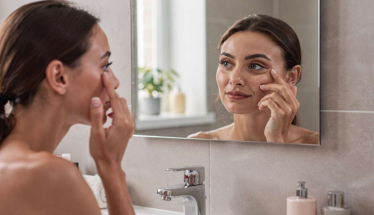 Types de poches sous les yeux : aqueuses et adipeuses