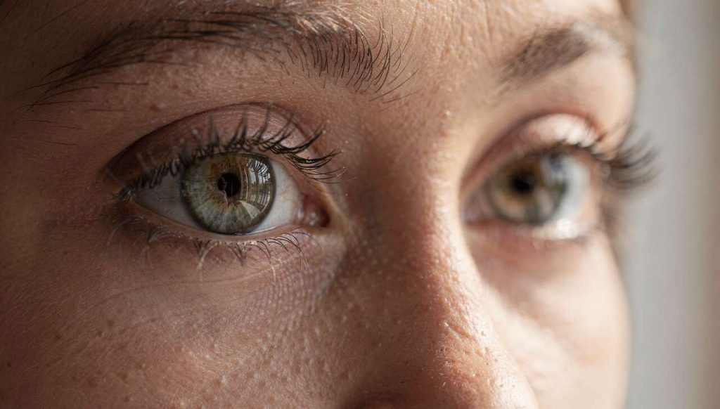 Particularités des cils et des sourcils : ce qu'il faut savoir